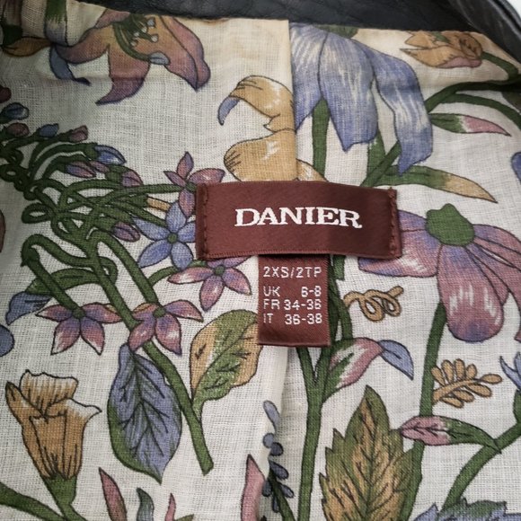 Danier leather jacket - Picture 4 of 6